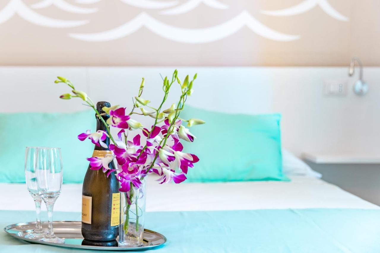 La Smeralda - Boutique Rooms And Breakfast Голфо Аранчи Екстериор снимка
